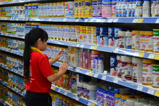Giá sữa được dự báo ít biến động dù thuế nhập khẩu sữa từ một số thị trường đã hạ còn 0% Ảnh: Tấn Thạnh