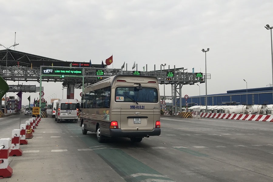 Làn thu phí tự động tại Trạm BOT cao tốc Hà Nội - Bắc Giang. Ảnh: KH