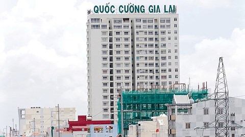 Cổ phiếu của Công ty Quốc Cường Gia Lai bị bán tháo sau lùm xùm thương vụ mua bán 30 ha đất tại dự án Khu dân cư Phước Kiển, huyện Nhà Bè. 