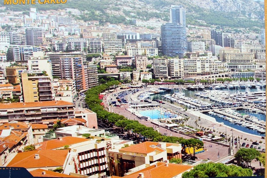  Một siêu dự án khu đô thị phức hợp phía Bắc đảo Cái Bầu được lấy cảm hứng từ thành phố Monte Carlo- Công quốc Monaco được chủ đầu tư trình bày ý tưởng. Ảnh: BQN 