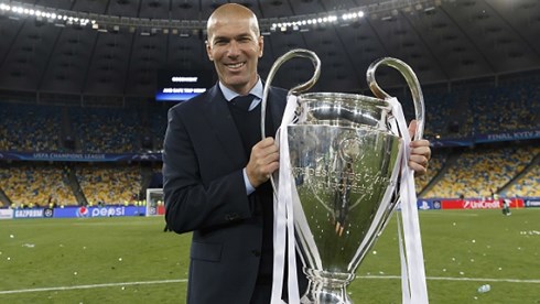 Zidane bất ngờ chia tay Real sau khi giúp đội bóng này vô địch Champions League lần thứ 3 liên tiếp (Ảnh: Getty).