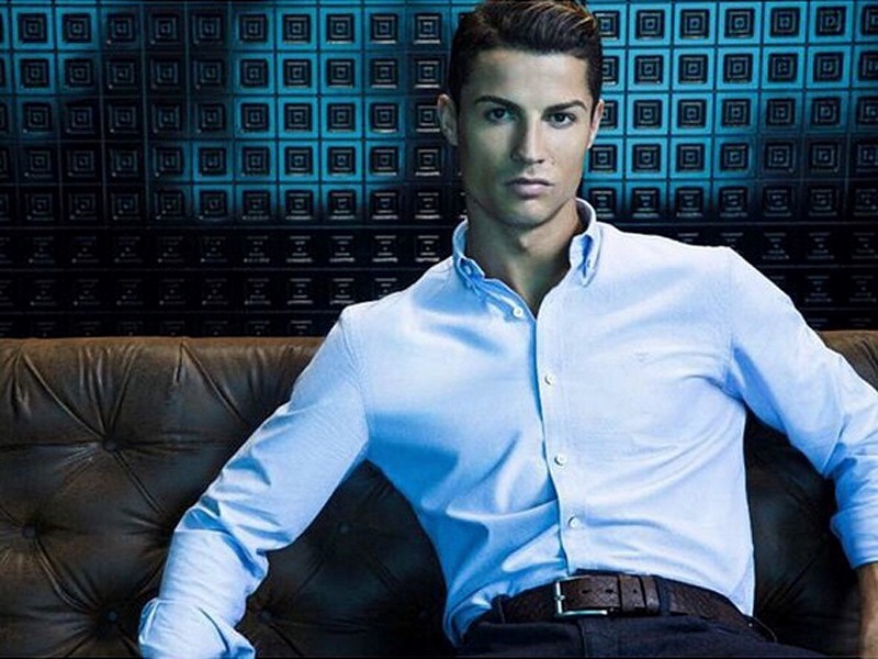 Ronaldo được bình chọn 1 trong 10 cầu thủ có thu nhập khủng nhất thế giới cho đến thời điểm hiện tại.