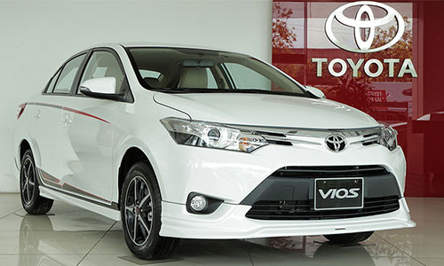 Với Toyota Việt Nam, các mẫu xe lắp ráp không giảm trực tiếp vào giá bán mà thay bằng hình thức tặng bảo hiểm, phụ kiện.