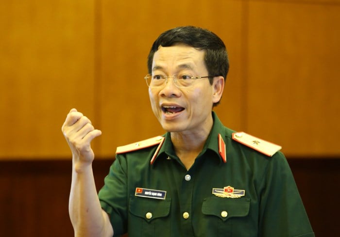 Thiếu tướng Nguyễn Mạnh Hùng là 