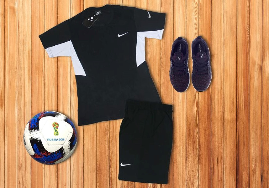 Quần áo thể thao sau World Cup đã giảm giá mạnh, thậm chí chỉ còn vài chục nghìn đồng mỗi bộ.