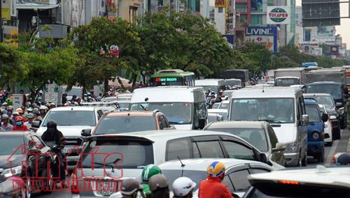 Kể từ ngày 1/8, TP Hồ Chí Minh cấm xe tải nhẹ lưu thông trong nội thành vào các khung giờ cao điểm.