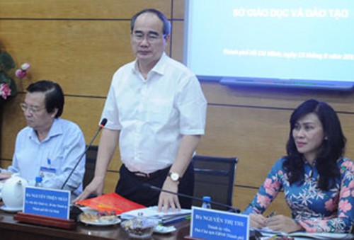 Bí thư Thành ủy Nguyễn Thiện Nhân tại buổi làm việc với Sở GD-ĐT ngày 13-8