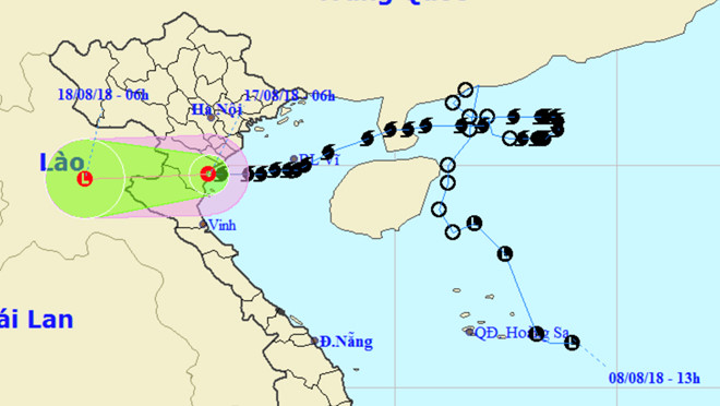 Bão đổ bộ vào Thanh Hóa và suy yếu thành áp thấp nhiệt đới sáng 17/8. Ảnh: NCHMF.