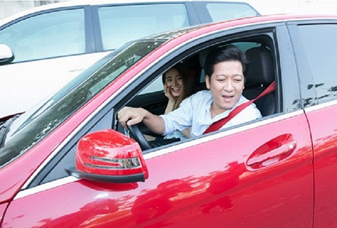 Trường Giang hiện đang lái chiếc xe hơi trị giá gần 2 tỷ đồng.