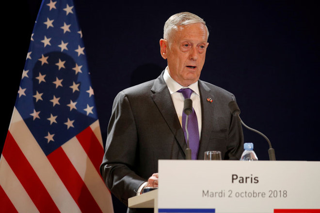 Bộ trưởng Quốc phòng James Mattis tại họp báo ở Paris hôm 2/10. Ảnh: Reuters.