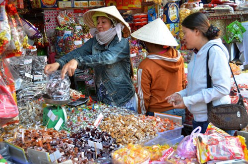 Nhiều hộ kinh doanh cá thể còn ngại chuyển đổi lên doanh nghiệp Ảnh: Tấn Thạnh    