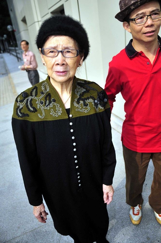 Bà Đàm Mỹ Kim đòi tiền tổ chức mừng thọ 91 tuổi ở tuổi 94.  