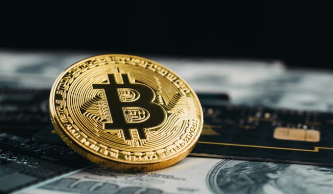 Đồng tiền ảo Bitcoin vẫn đang lao dốc không phanh. Ảnh minh họa  