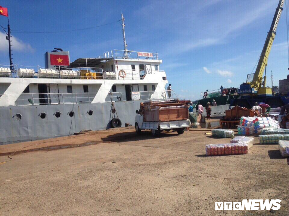 Mọi phương tiện tàu bè tại đảo Phú Quý đã buộc ngưng hoạt động do ảnh hưởng của bão.     