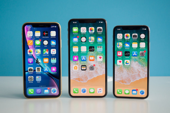 iPhone Xr, iPhone Xs Max và iPhone Xs (từ trái sang).
