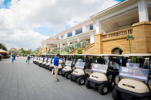 Dù sân golf Tân Sơn Nhất đã đi vào hoạt động nhưng Sở Quy hoạch - Kiến trúc TP HCM vẫn đề xuất xóa khỏi quy hoạch. Ảnh: HOÀNG TRIỀU