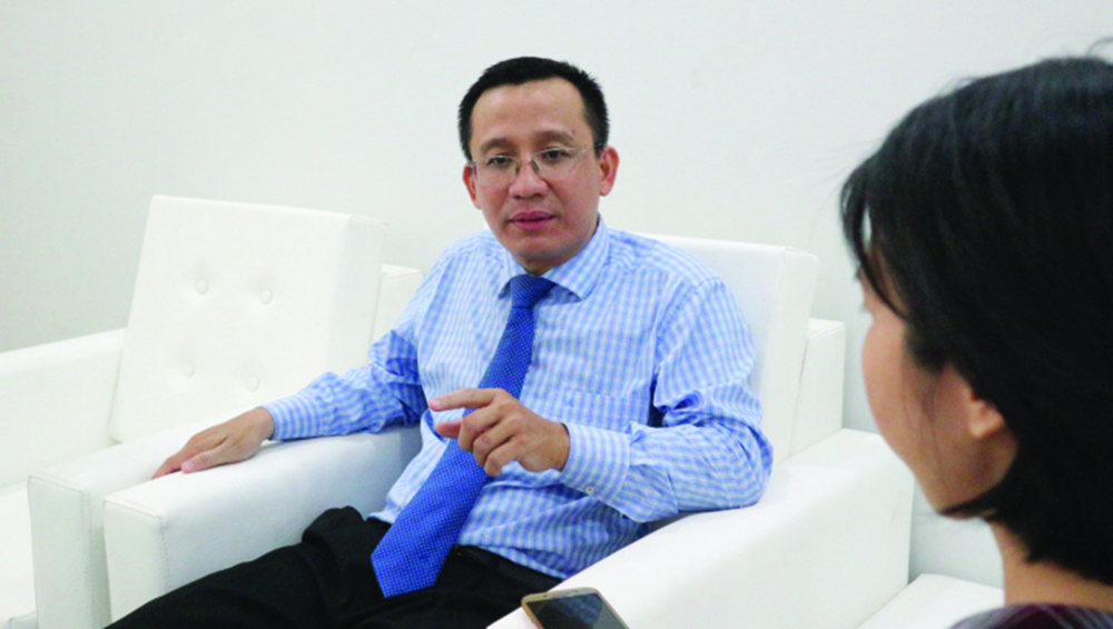 Chuyên gia tài chính Bùi Quang Tín nhận định năm 2019 đầu tư kênh vàng vẫn có những điểm mạnh và hạn chế so với các kênh bất động sản, chứng khoán.