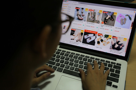 Bán lẻ trực tuyến ở Việt Nam đang thu hút mạnh vốn đầu tư nước ngoài Ảnh: HOÀNG TRIỀU