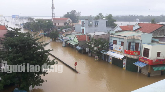 Lũ lớn chỉ sau 2 ngày mưa. Ảnh: Thảo Nguyên