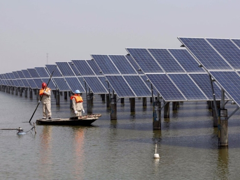 Trang trại năng lượng mặt trời lớn nhất thế giới mới được hoàn thành của Trung Quốc.  