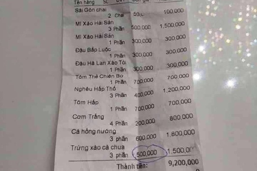 Hóa đơn của nhà hàng Hưng Phát được cho là chặt chém du khách đã gây nhiều bức xúc trong cộng đồng mạng và dư luận.
