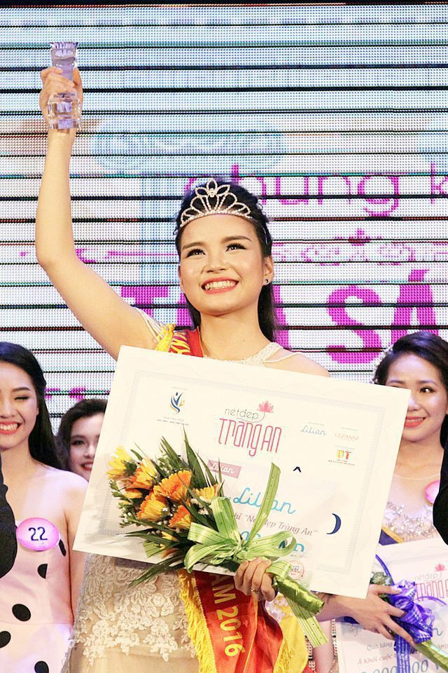 Phương Linh đăng quang trong cuộc thi nét đẹp Tràng An.    