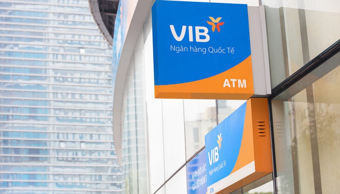 VIB dự kiến chi trả 5,5% cổ tức bằng tiền mặt và 18% bằng cổ phiếu thưởng cho cổ đông, đồng thời sử dụng hơn 7,7 triệu cổ phiếu quỹ để thưởng cho nhân viên.    