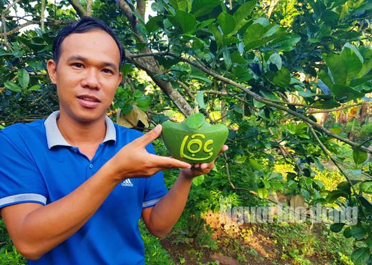   Anh Huỳnh Thanh Tâm được nhiều người biết đến với những loại trái cây 