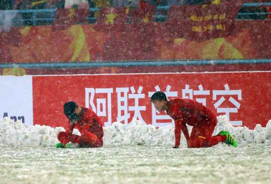 Trận chung kết Việt Nam - Uzbekistan trong bão tuyết    