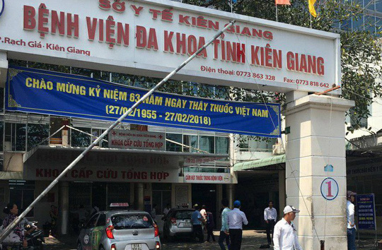 Sở Y tế tỉnh Kiên Giang đã ra quyết định cảnh cáo với hình thức bổ sung là không cho bác sĩ Ngạn được trực tiếp tham gia điều trị bệnh nhân tại Khoa Lao của bệnh viện này. Ảnh: Cao Vân