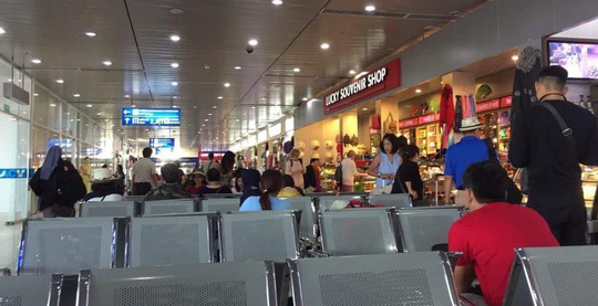 Khu vực nhà chờ dành cho hành khách tại sân bay Phú Bài