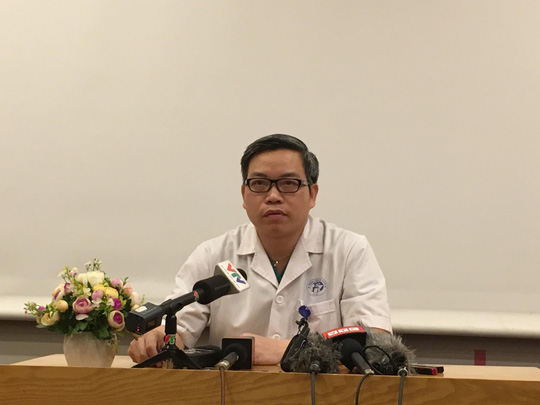 PGS-TS Trần Trung Dũng, Phó Giám đốc BV Xanh Pôn, thông tin tại buổi họp báo