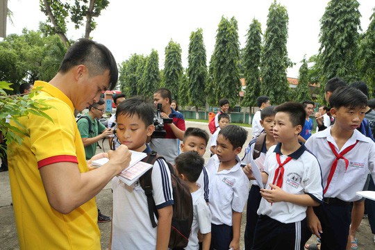 Quyền chủ tịch CLB TP HCM Lê Công Vinh sẽ mở học viện bóng đá cộng đồng với hy vọng phát hiện, tìm kiếm những tài năng 