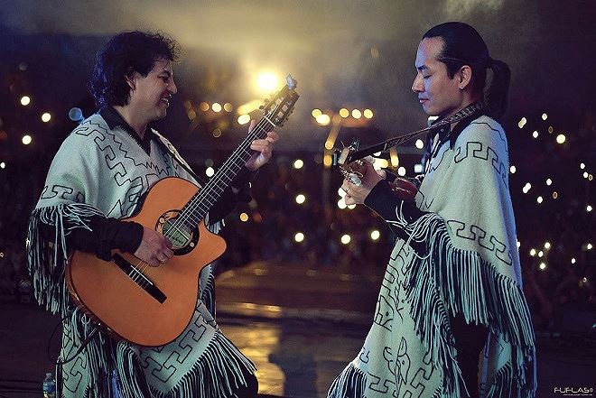 Hai anh em Hermosa trong nhóm đồng ca Los Kjarkas mới thực sự là “cha đẻ” giai điệu bài hát  