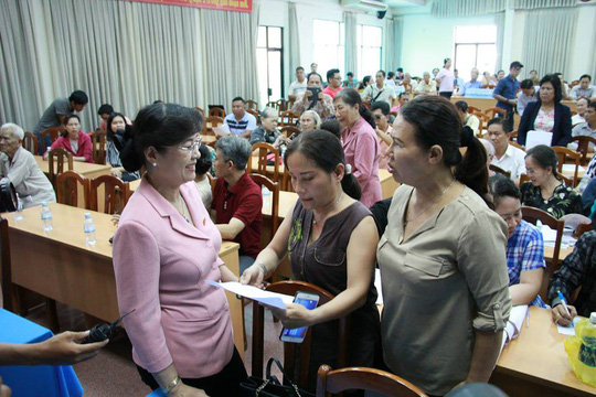 Chủ tịch HĐND TP HCM Nguyễn Thị Quyết Tâm thăm hỏi cử tri quận 2    