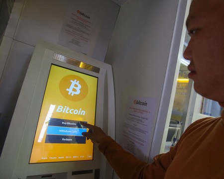 Bitcoin - một loại tiền điện tử xây dựng trên công nghệ blockchain. Ảnh: NLĐ    