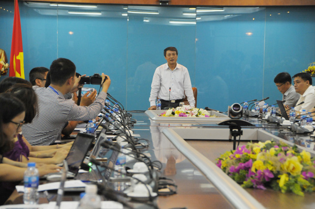 Ông Phạm Hồng Hải - Thứ trưởng Bộ TT&TT phát biểu tại buổi họp báo cung cấp thông tin về kế hoạch chuyển đổi sim 11 số sang 10 số chiều 29.5.2018. Ảnh: Thành An