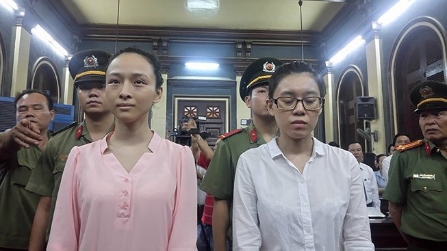 Phương Nga và Thùy Dung tại phiên xử sơ thẩm hồi tháng 6-2017.
