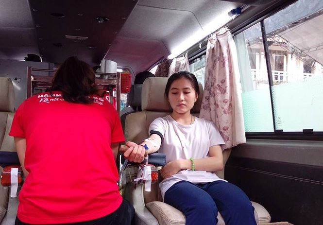  Đông đảo tầng lớp nhân dân cùng chia sẻ giọt máu của mình để góp phần cứu chữa người bệnh trong những trường hợp cấp bách  