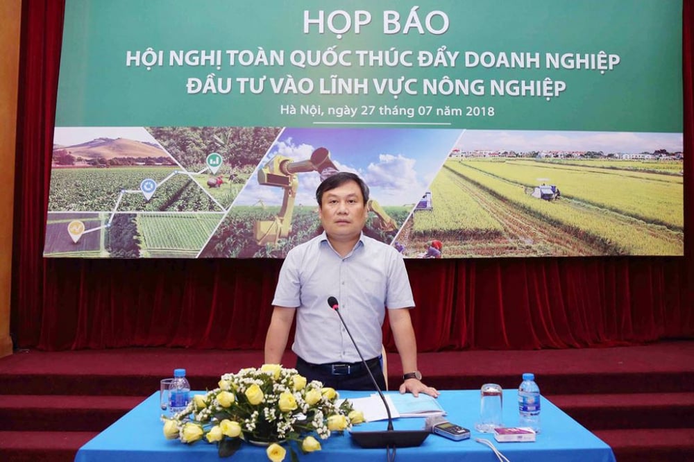 Thứ trưởng Bộ KH&ĐT Vũ Đại Thắng phát biểu tại cuộc họp báo về Hội nghị toàn quốc “Thúc đẩy doanh nghiệp đầu tư vào lĩnh vực nông nghiệp”. Ảnh: Đức Trung