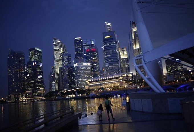 4. Singapore  GDP bình quân (theo PPP): 105.796 USD  GDP (theo PPP): 602 tỷ USD  Dân số: 5,7 triệu người