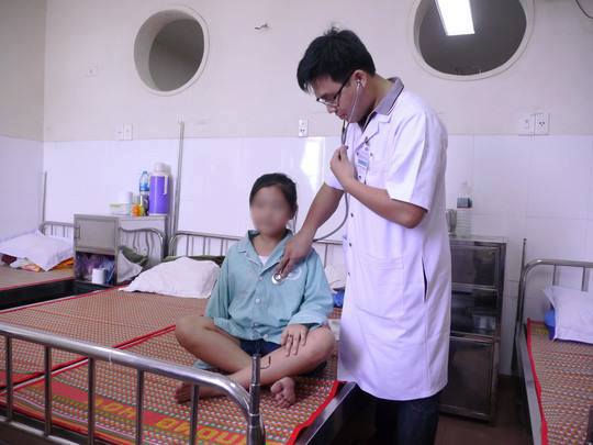 Hiện, bệnh nhi đang điều trị tại bệnh viện Phong - Da liễu Trung ương Quy Hòa.