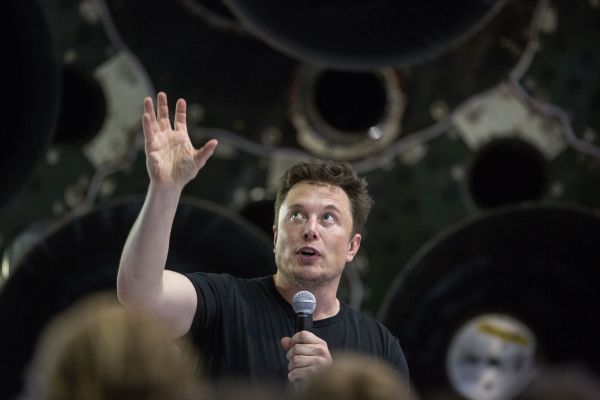 Elon Musk được biết đến với tư cách người sáng lập SpaceX và đồng sáng lập Tesla Motors và PayPal. (Ảnh: Getty Images)