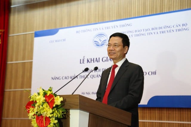Bộ trưởng Thông tin và Truyền thông Nguyễn Mạnh Hùng