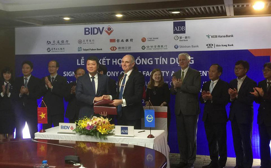 Đại diện ADB và BIDV ký hợp đồng tín dụng trị giá 300 triệu USD để hỗ trợ sự phát triển và hiệu quả kinh doanh của các doanh nghiệp nhỏ và vừa