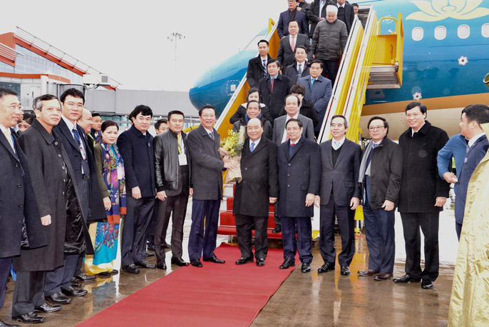 Chào đón Thủ tướng Nguyễn Xuân Phúc đi trên chuyến bay VN9716 của Vietnam Airlines từ Hà Nội hạ cánh tại sân bay Vân Đồn sáng 30-12-2018    