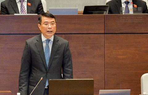 Thống đốc NHNN Lê Minh Hưng trả lời chất vấn trước Quốc hội sáng 17/11/2017.