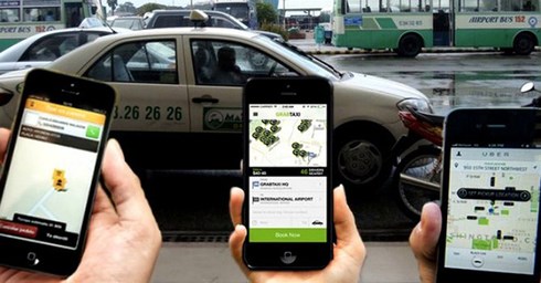 Thí điểm Uber, Grab đã làm thay đổi cách thức điều hành, vận tải taxi trong nước, nhưng còn nhiều bất cập, gây bất bình đẳng với taxi truyền thống. 