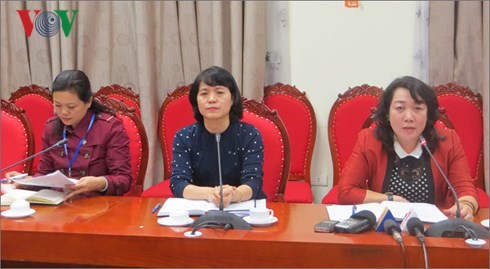 Bà Hoàng Thanh Hương, Trưởng phòng Giáo dục Mầm non, Sở GD-ĐT Hà Nội (giữa) 