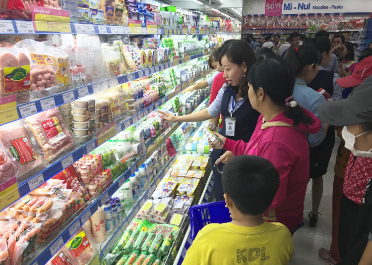 Mừng khai trương, siêu thị Co.opmart Hồng Ngự thực hiện nhiều chương trình khuyến mãi và rút thăm trúng thưởng cho người tiêu dùng đến ngày 11/2